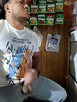 TheBriiaand30's live cam