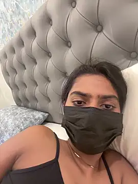 sexyayeshadesi (F young) - Gucci bag