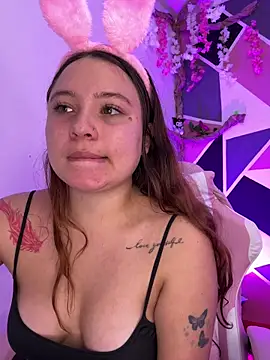 little_emma0 - Little_emma0's free webcam - UK Sex Cams