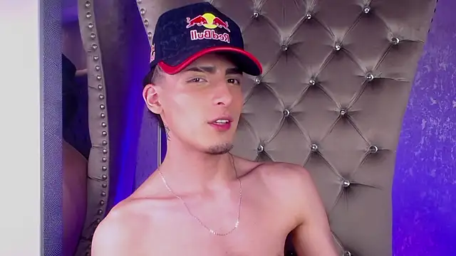 Live sex cam di MateoMitchell