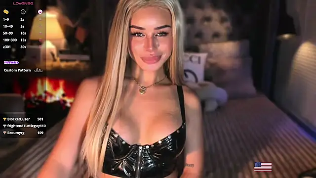 ZyraGoddes Live Webcam on Stripchat