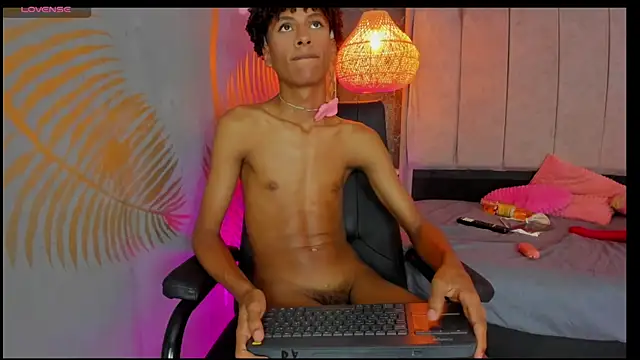 im_sky_ (M twink) - ZOOM ASSHOLE