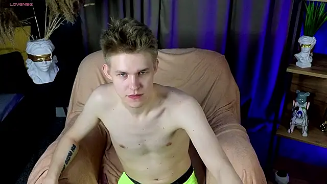 ray_soull (M young) - show ass