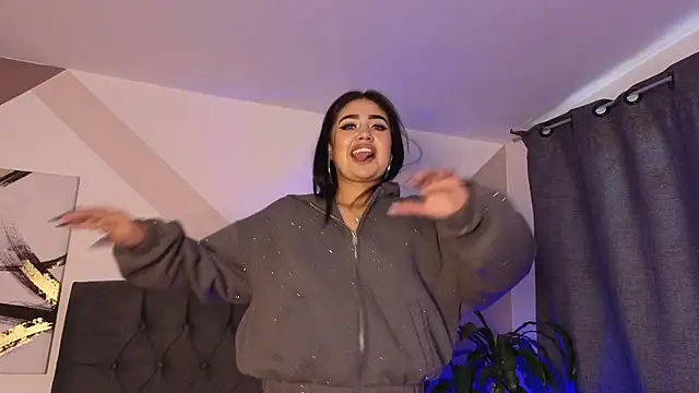 sweetiepie_3 - SweetiePie_3's free webcam - UK Sex Cams