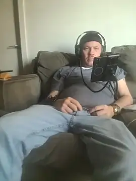 yourmasterisbored - YourMasterisBored's free webcam - UK Sex Cams