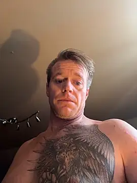 DILFiGuess1 live sex cam