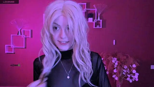 sexy striptease show Mia Starrr 