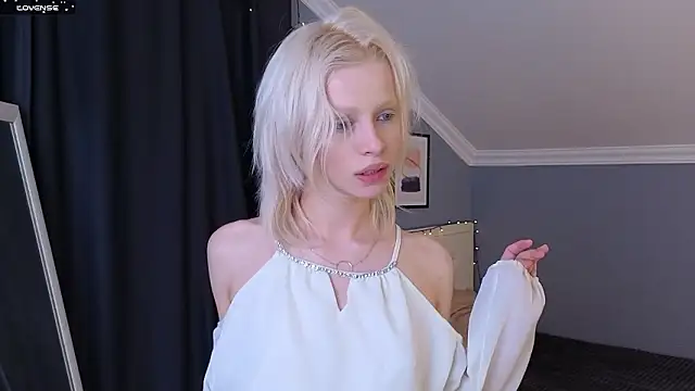 anonymous video chat Naomi Demio