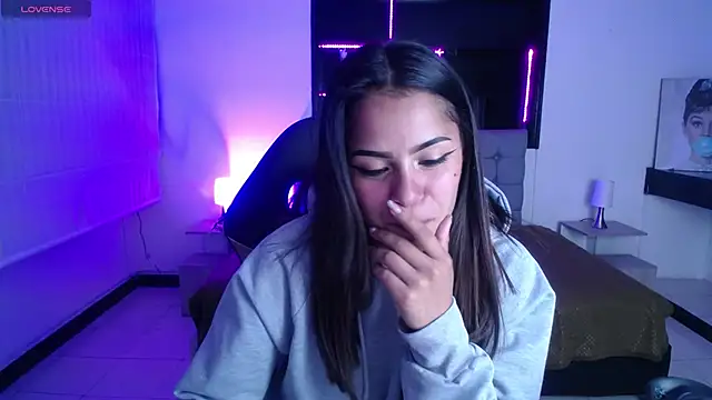 _chloe_1 - _chloe_1's free webcam - UK Sex Cams