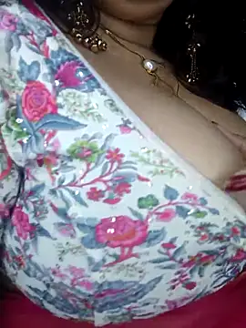 aarna111 (Ask my age) - One boob out