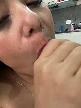 Webcam Model (Pretty__Milf) is live