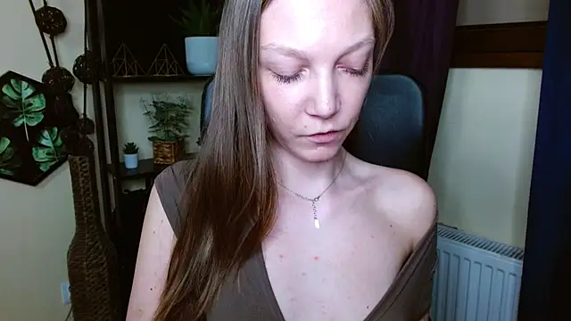 emillyplay - EmillyPlay's free webcam - UK Sex Cams