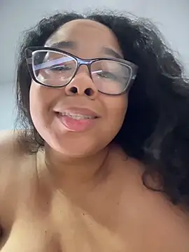 Webcam Model (XMara)  is live.Free join now!