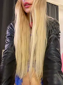 Webcam Model (MistressMommyKate) is live