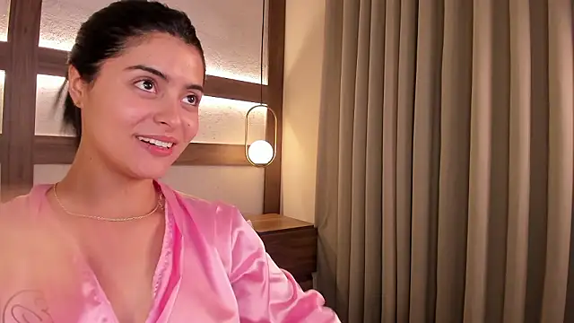 sarhavega - SarhaVega's free webcam - UK Sex Cams