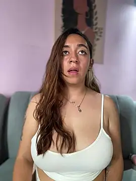 Webcam Model (Im_Luuu)  is live.Free join now!