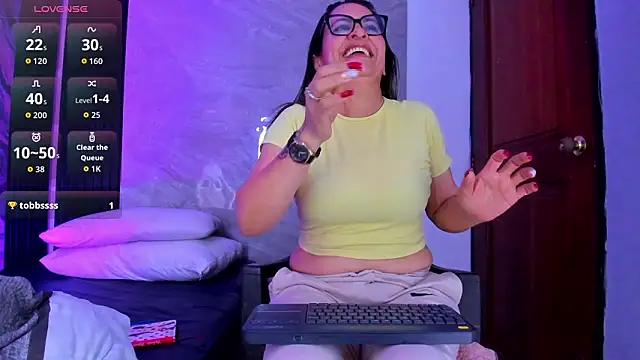 agatha_pleasure - Agatha_Pleasure's free webcam - UK Sex Cams