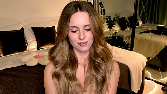 RozzitaBedberry live sex cam