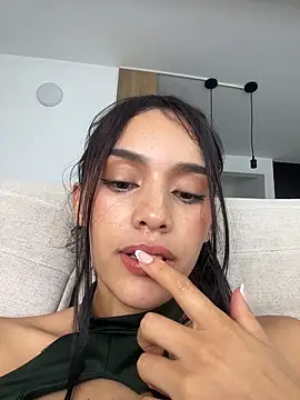 Webcam Model (Mia-villalobos)  is live.Free join now!