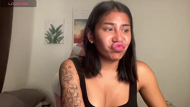 luciepearl - LuciePearl's free webcam - UK Sex Cams