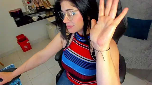 BellaFlaming live sex cam