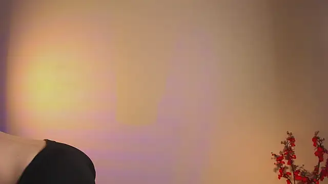 august_female - August_female's free webcam - UK Sex Cams