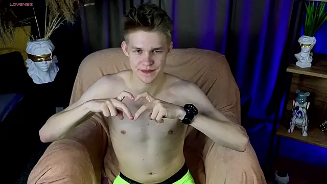 ray_soull (M young) - show hard cock