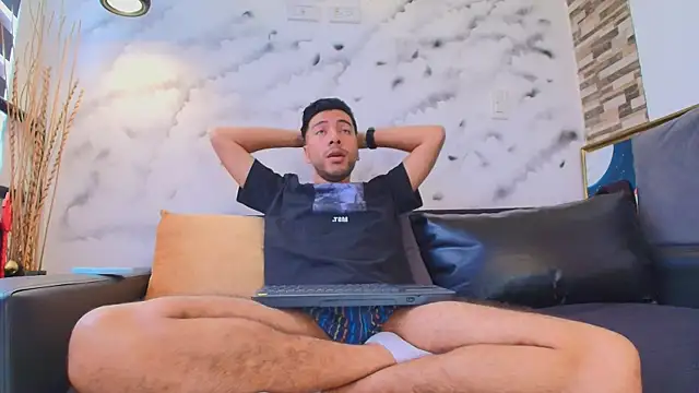 max_hornye - Max_Hornye's free webcam - UK Sex Cams