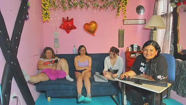 lesbiancuple - Lesbiancuple's free webcam - UK Sex Cams