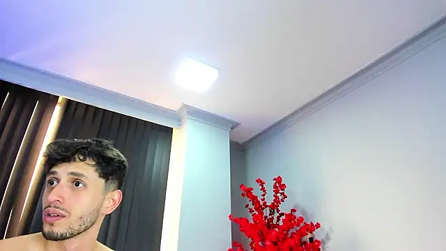 dracke_and_zara webcam