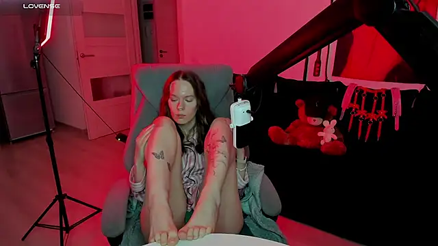 goddess_of_fertility (F young) - Goal: Wakes up Horny ;)❤️❤️❤️