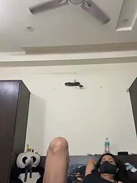 Webcam Model (raavigirl)  is live.Free join now!