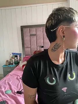 _cutegirls_ - _CuteGirls_'s free webcam - UK Sex Cams