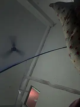 Live sex cam di hardlysuck