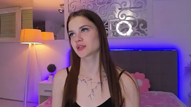 luisaclover - LuisaClover's free webcam