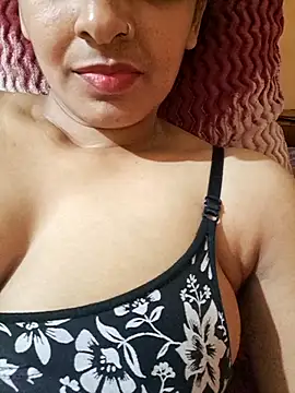 milfybar - MILFybar's free webcam