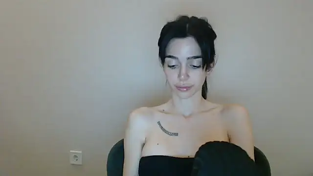 gglingeriee (F young) - 150tkns = 1 hour lesbian/couple video