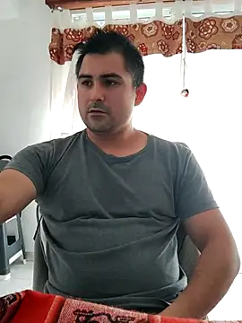 bradd_32 (M young) - HANDJOB+CUMSHOT