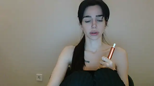 gglingeriee (F young) - 150tkns = 1 hour lesbian/couple video