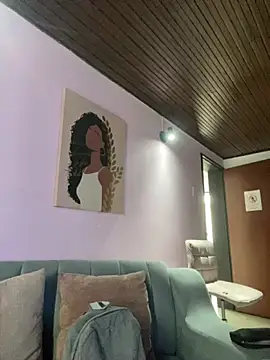 Webcam Model (Im_Luuu) is live