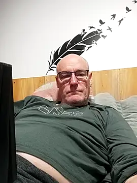 bogland33 (M mature) - grosse ejac hummmmm