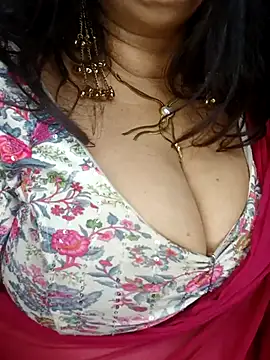 Webcam Model (Aarna111)  is live.Free join now!