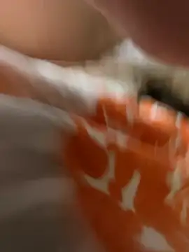 ash10alex (F teen) - Put buttplug in up close🍑