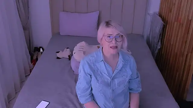 sabrinamacmarren's Stripchat show and profile