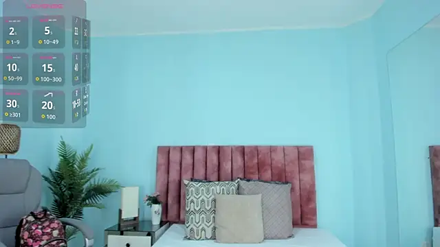 Live solo webcam of tati_saldarriaga