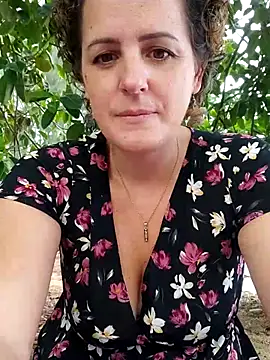 emiliemilf Live Webcam on Stripchat