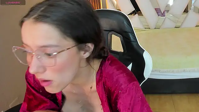 linda4petite - Linda4Petite's free webcam - UK Sex Cams