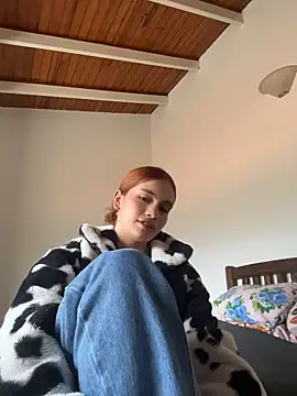 Webcam Model (Marilyn_scott)  is live.Free join now!