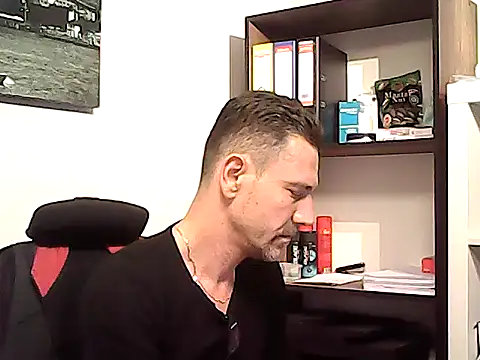 mastercharisma35 - Mastercharisma35's free webcam - UK Sex Cams