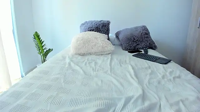 andyylove_jk (F young) - squeeze my nipples🥵